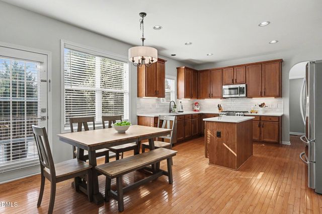 2605 Bloomsberry Ridge Drive, Fuquay Varina, NC 27526