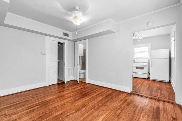 1320 W Pierce Street 4, Houston, TX 77019