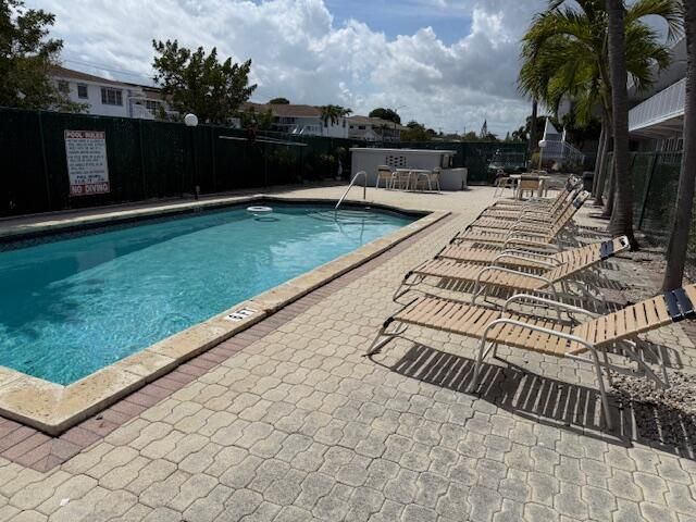 2175 NE 56th Street 203, Fort Lauderdale, FL 33308