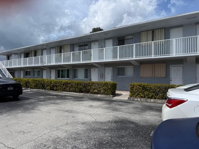 2175 NE 56th Street 203, Fort Lauderdale, FL 33308