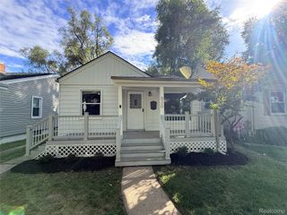 830 Channing Street, Fenton, MI 48220