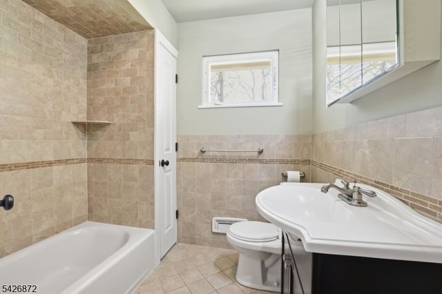 100 Old Fort Rd, Bernardsville Boro, NJ 07924