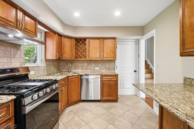 100 Old Fort Rd, Bernardsville Boro, NJ 07924