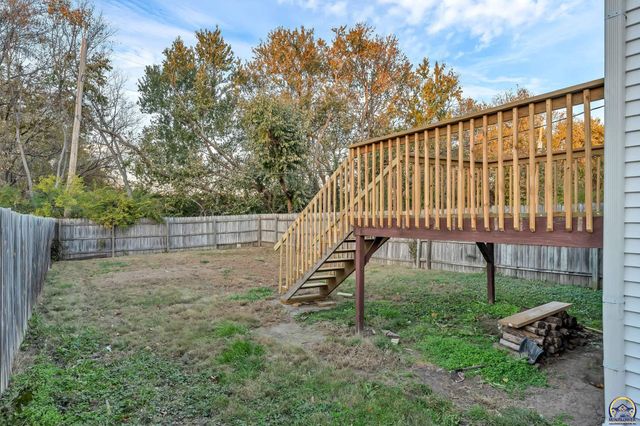 6040 SW 25th ST, Topeka, KS 66614