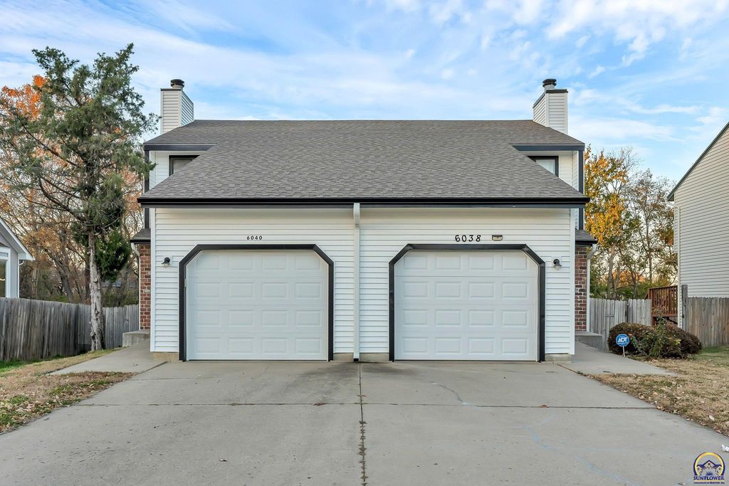 6040 SW 25th ST, Topeka, KS 66614