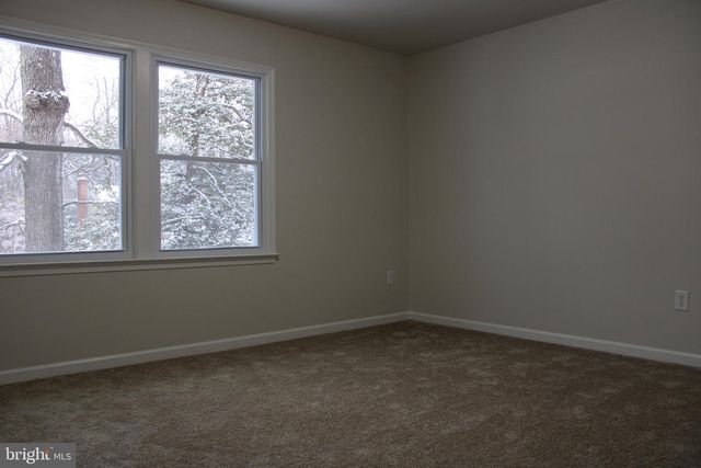 11816 RUTHERFORD DR, Fredericksburg, VA 22407