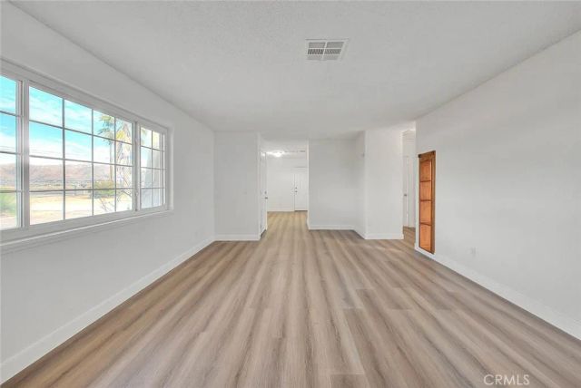 22133 Thunderbird, Apple Valley, CA 92307