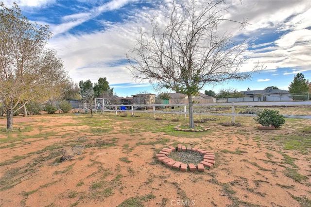 22133 Thunderbird, Apple Valley, CA 92307