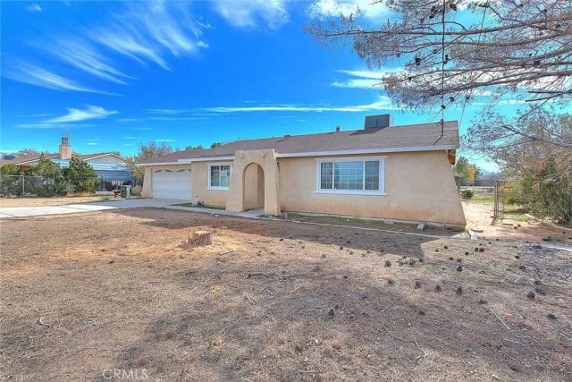 22133 Thunderbird, Apple Valley, CA 92307