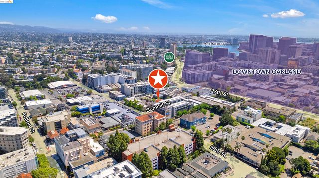 2832 Summit St, Oakland, CA 94609