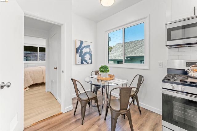 2832 Summit St, Oakland, CA 94609