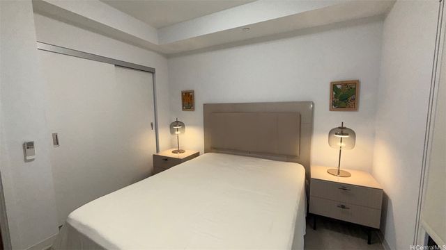 987 Queen Street 1712, Honolulu, HI 96814