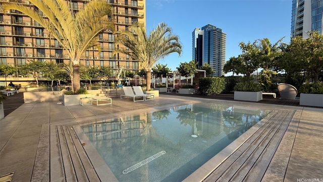 987 Queen Street 1712, Honolulu, HI 96814