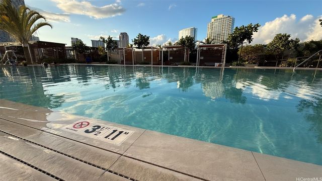 987 Queen Street 1712, Honolulu, HI 96814