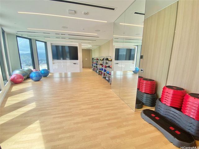 987 Queen Street 1712, Honolulu, HI 96814