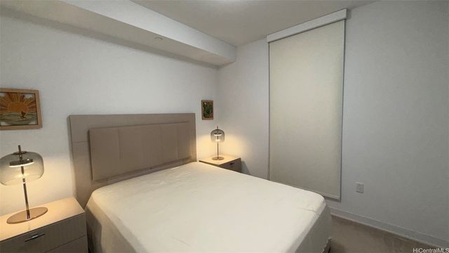 987 Queen Street 1712, Honolulu, HI 96814