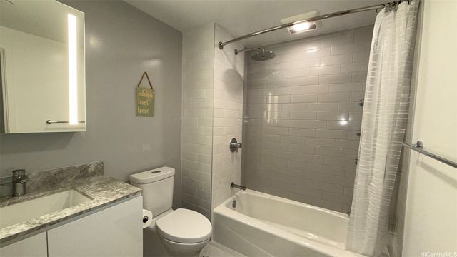 987 Queen Street 1712, Honolulu, HI 96814