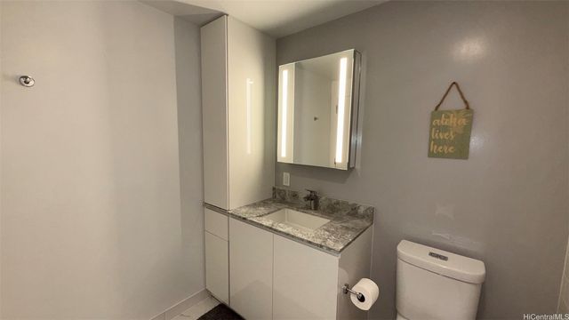 987 Queen Street 1712, Honolulu, HI 96814
