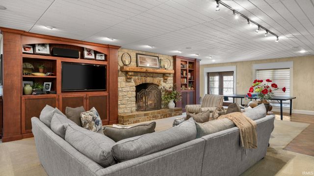 1895 Gun Club Road, Jasper, IN 47546