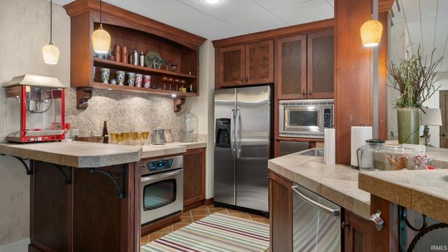 1895 Gun Club Road, Jasper, IN 47546