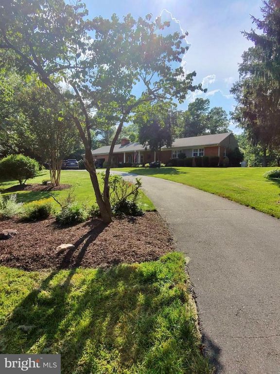 3704 PLEASANT RIDGE RD, Annandale, VA 22003