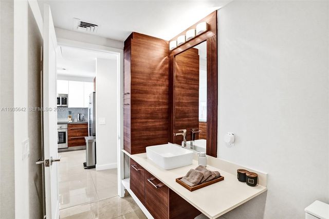 601 NE 27th St 1507, Miami, FL 33137