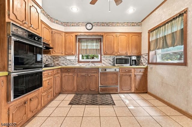 15 Candy Ct, Edison Twp., NJ 08817