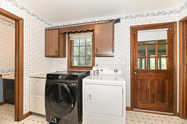 8866 Greenmeadow LANE, Greendale, WI 53129