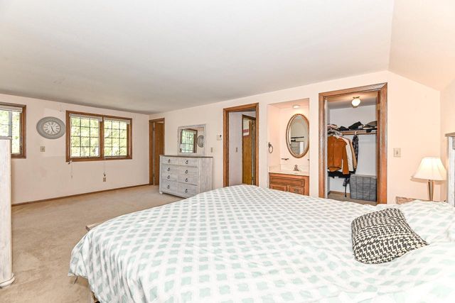 8866 Greenmeadow LANE, Greendale, WI 53129