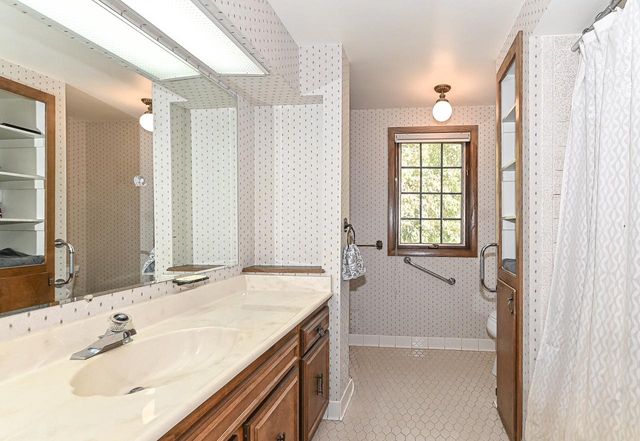 8866 Greenmeadow LANE, Greendale, WI 53129