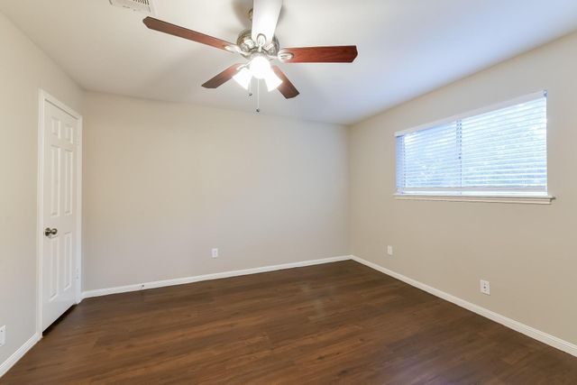 1710 Pine Gap Drive, Houston, TX 77090