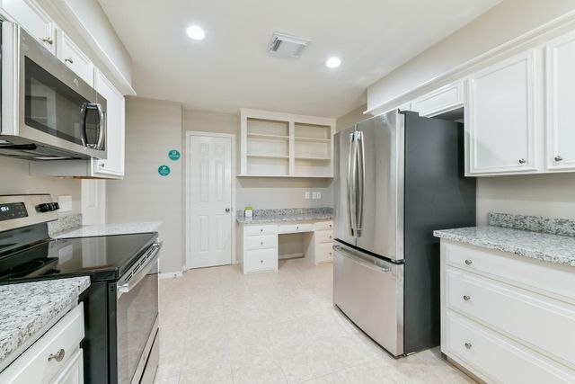 1710 Pine Gap Drive, Houston, TX 77090