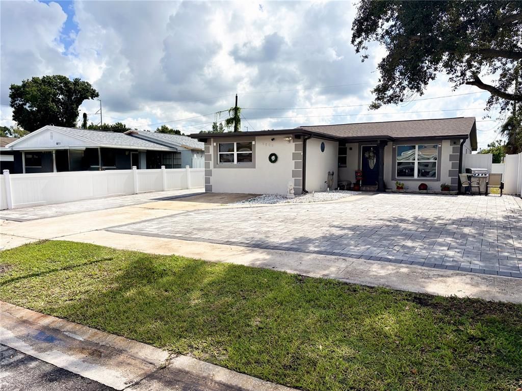 6809 N THATCHER AVENUE, Tampa, FL 33614
