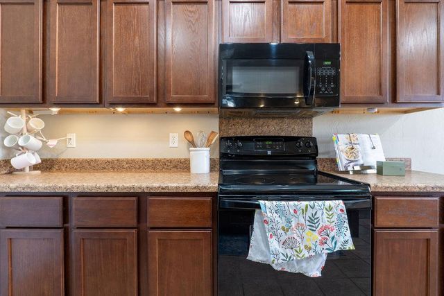 1914 Rain Tree Drive, Shawnee, OK 74804