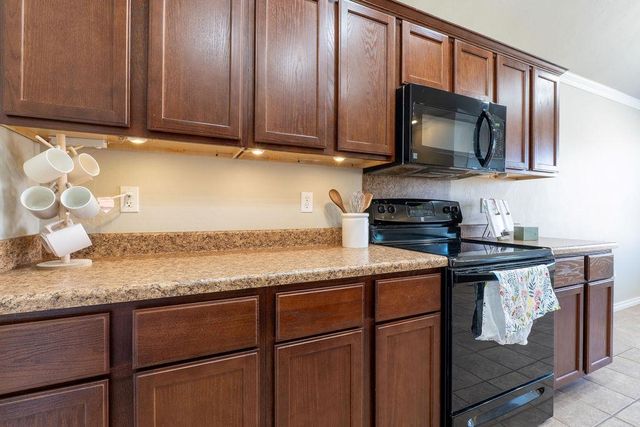 1914 Rain Tree Drive, Shawnee, OK 74804