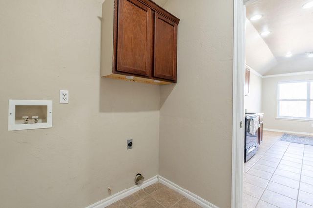 1914 Rain Tree Drive, Shawnee, OK 74804