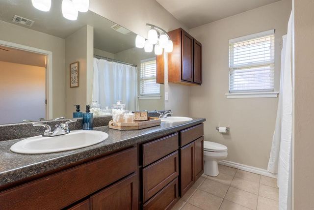 1914 Rain Tree Drive, Shawnee, OK 74804