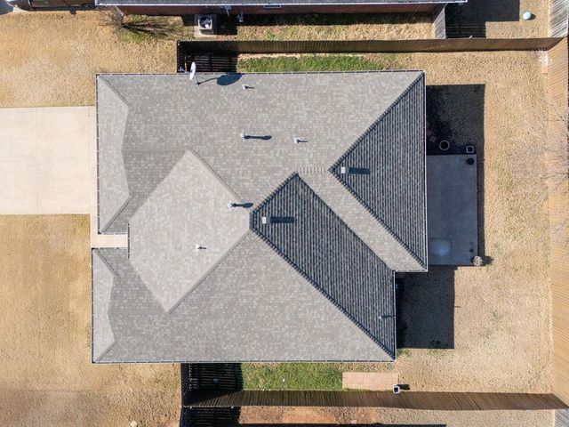 1914 Rain Tree Drive, Shawnee, OK 74804