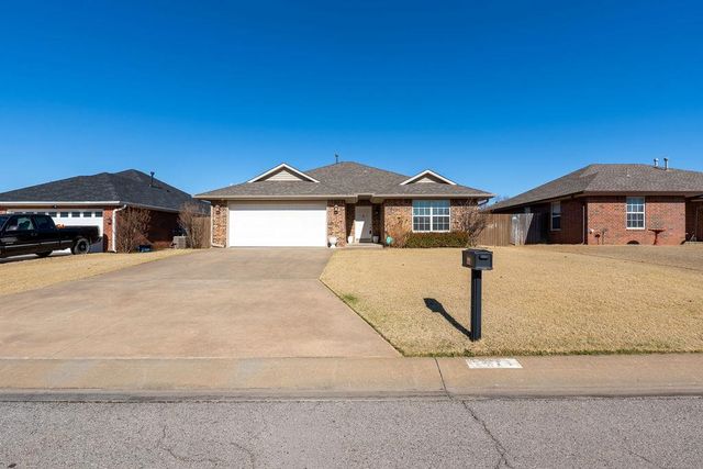 1914 Rain Tree Drive, Shawnee, OK 74804