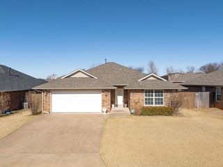 1914 Rain Tree Drive, Shawnee, OK 74804