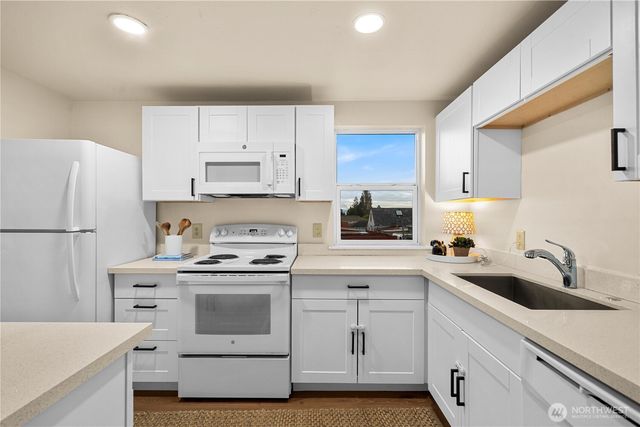 13856 37th Avenue S, Tukwila, WA 98168