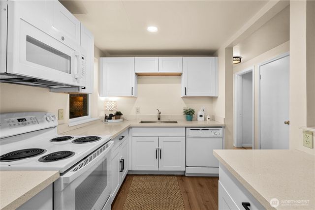 13856 37th Avenue S, Tukwila, WA 98168