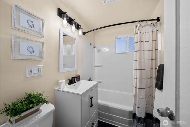 13856 37th Avenue S, Tukwila, WA 98168