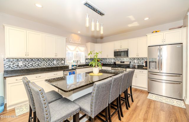 213 Park Ridge Drive, Niskayuna, NY 12309