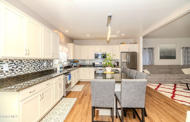 213 Park Ridge Drive, Niskayuna, NY 12309