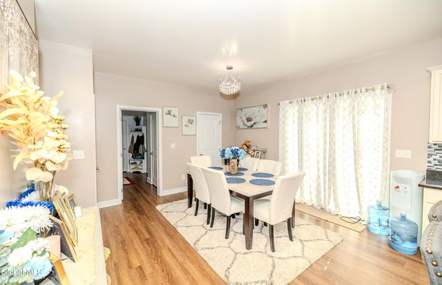 213 Park Ridge Drive, Niskayuna, NY 12309