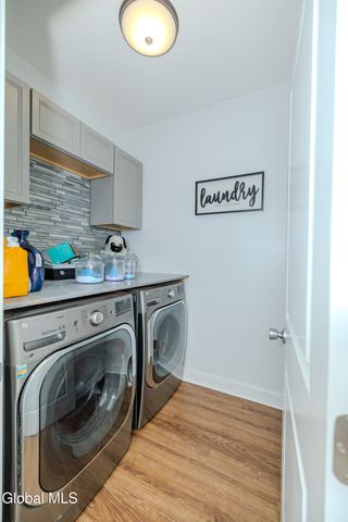 213 Park Ridge Drive, Niskayuna, NY 12309