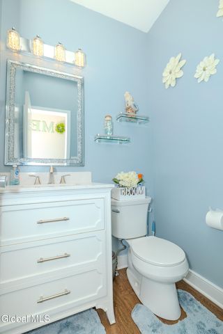 213 Park Ridge Drive, Niskayuna, NY 12309