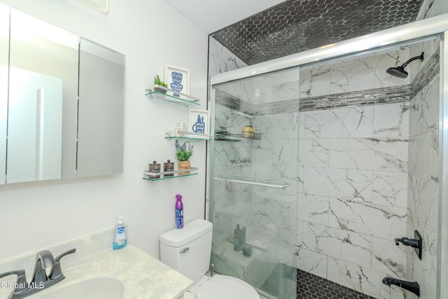 213 Park Ridge Drive, Niskayuna, NY 12309