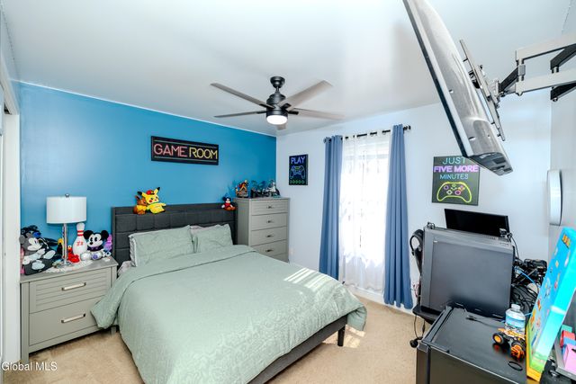 213 Park Ridge Drive, Niskayuna, NY 12309